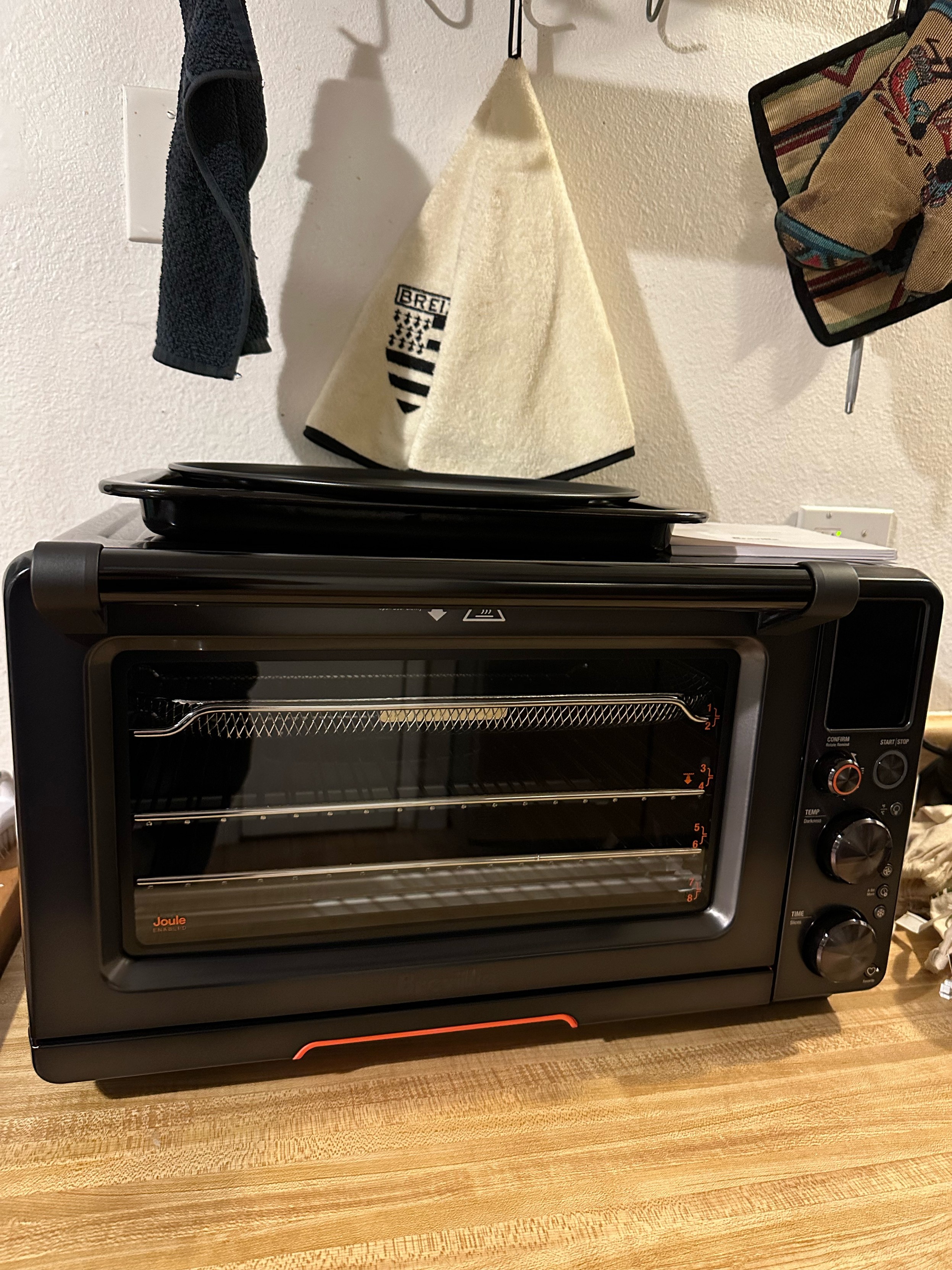 A brand new counter top oven.